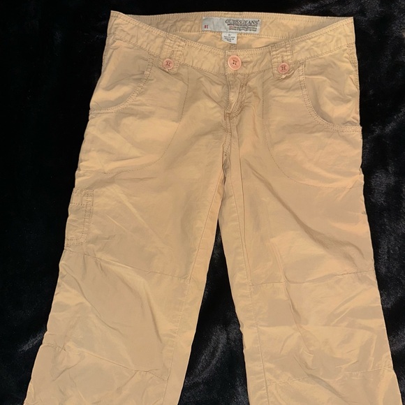 Guess Capri Jeans size 26. I would say it’s a XS/S. - Picture 2 of 5